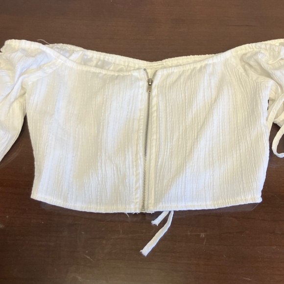 HYFVE White Crop Top Tie Sleeve and Front Blouse as S - Picture 2 of 5